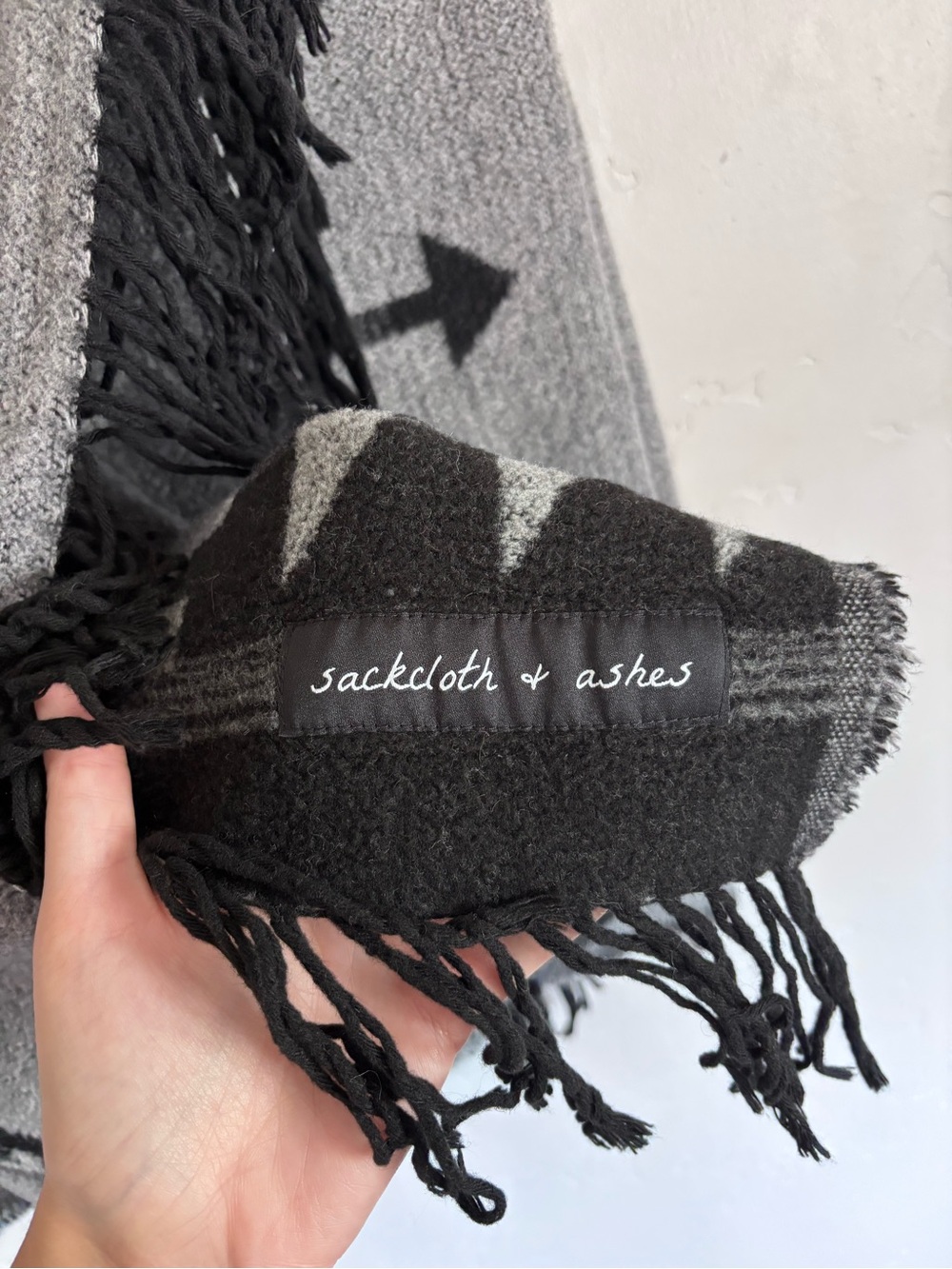 The Sackcloth and Ashes WOOL BLEND Arrow Mexican Blanket - Picture 4 of 5